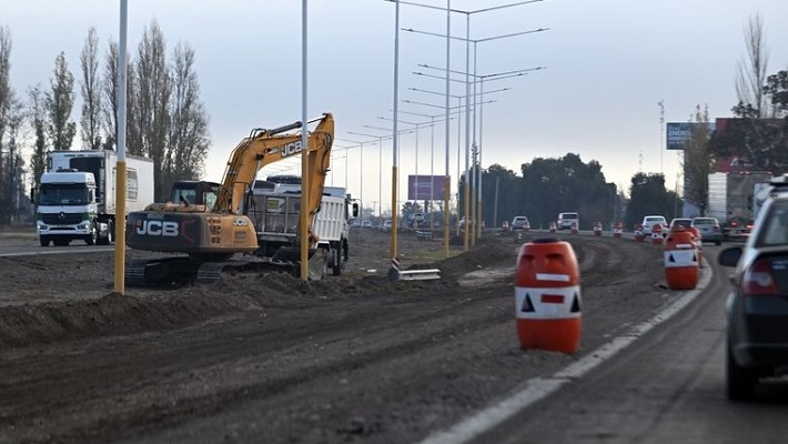La obra del Acceso Sur implica modificaciones de circulación sobre la Ruta Nacional 40
